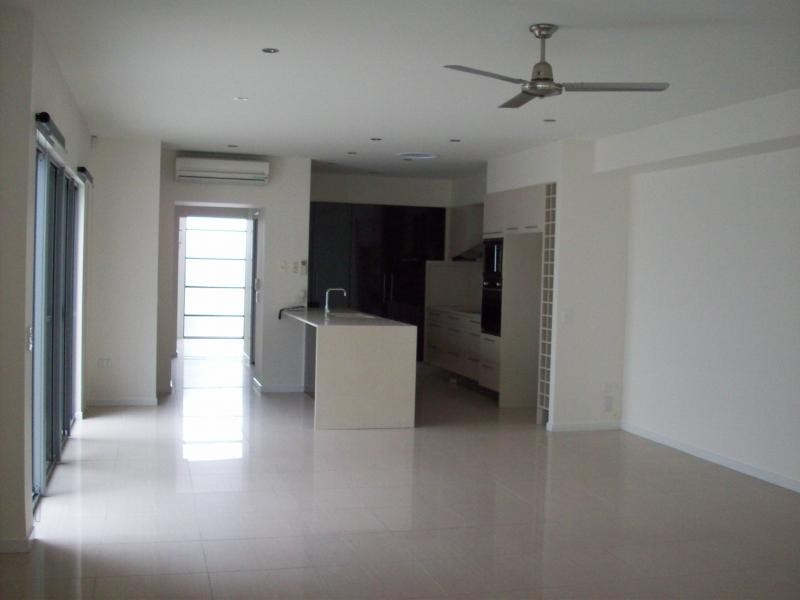 1011 Lakeview Terrace, Benowa QLD 4217